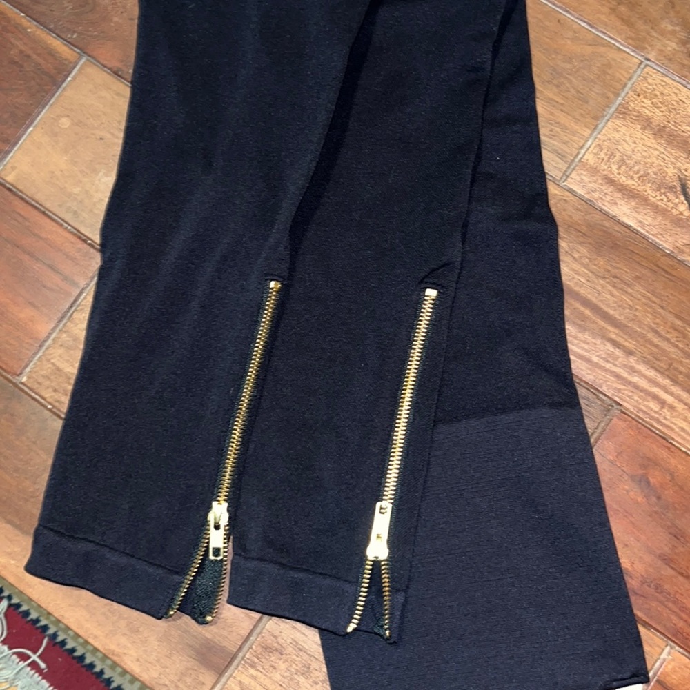 Cute Zipper Leggings!